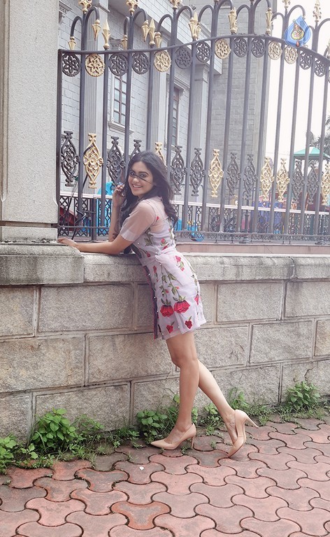 Adah Sharma New Pics - 10 / 13 photos