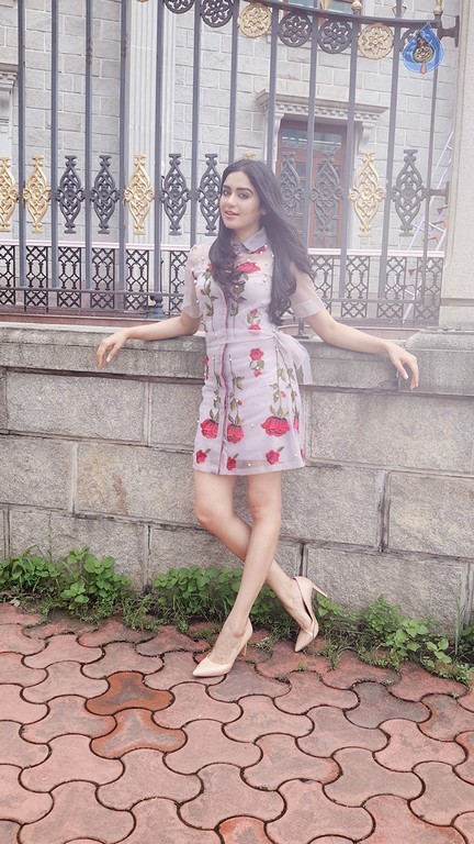 Adah Sharma New Pics - 13 / 13 photos