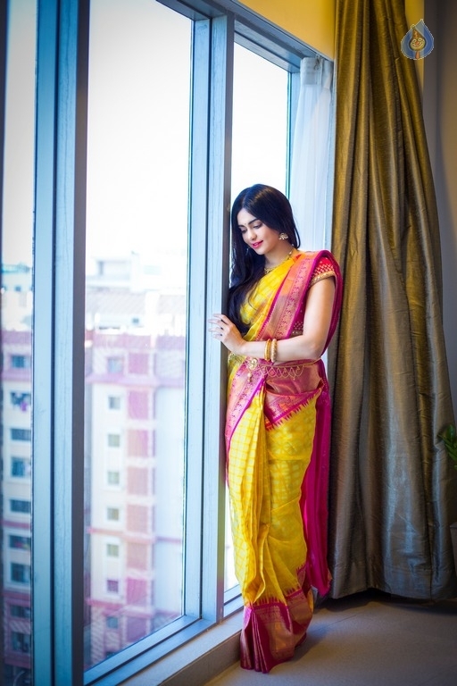 Adah Sharma New Pics - 8 / 8 photos