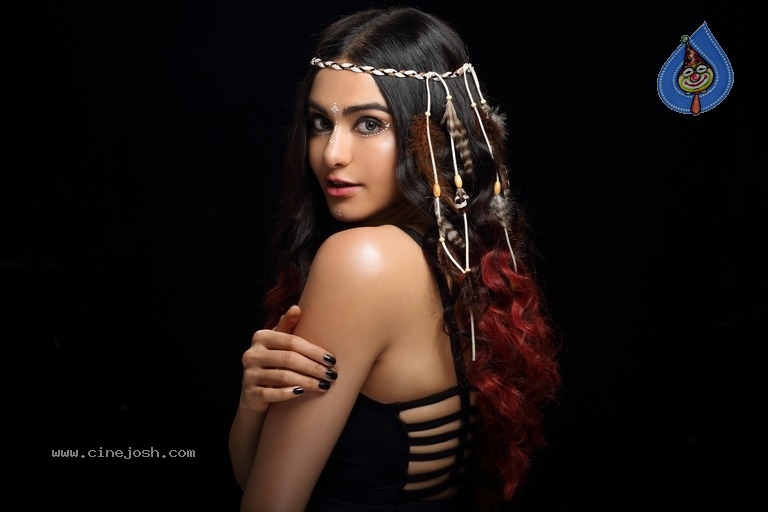 Adah Sharma New Stills - 4 / 6 photos