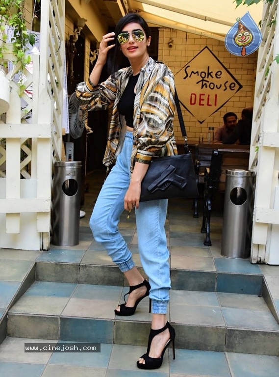 Adah Sharma New Stills - 2 / 3 photos