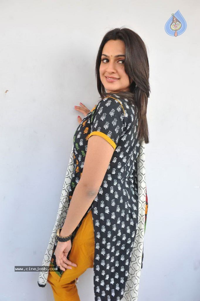 Aditi Agarwal Latest Stills - 31 / 58 photos