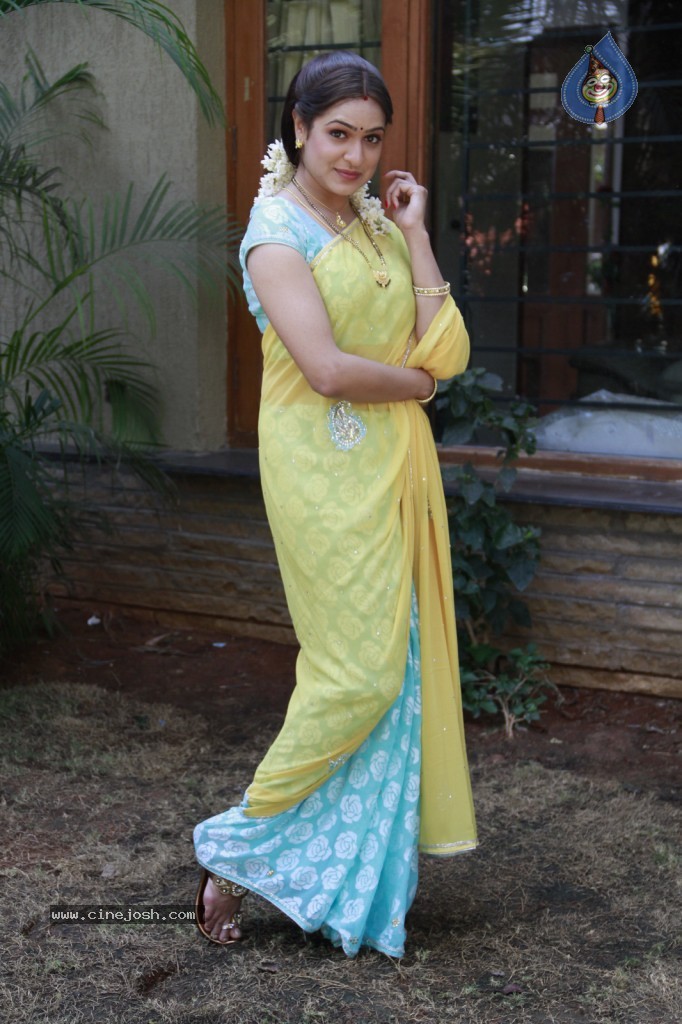Aditi Agarwal New Stills - 23 / 58 photos