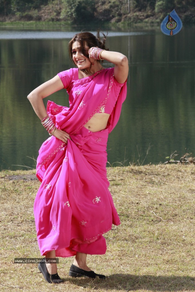 Aditi Agarwal New Stills - 24 / 58 photos