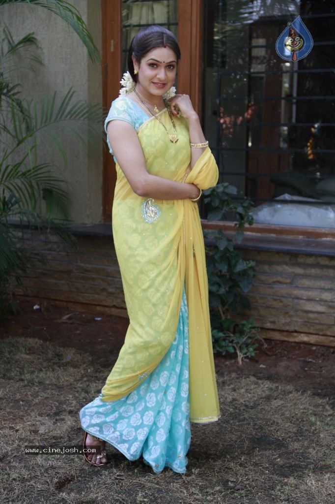 Aditi Agarwal New Stills - 52 / 58 photos
