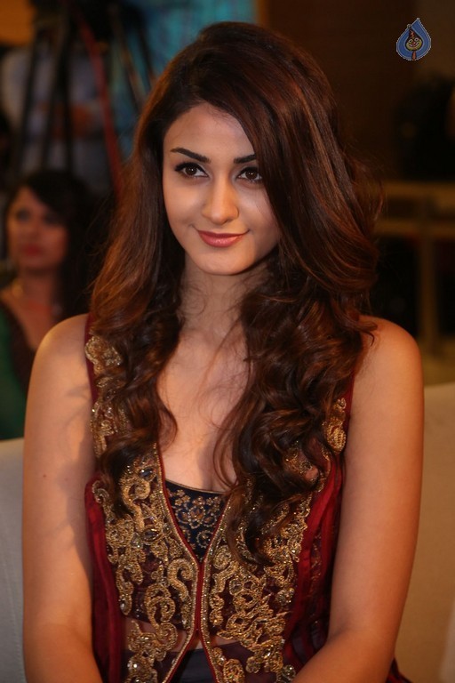 Aditi Arya at Ism Audio Launch - 35 / 42 photos