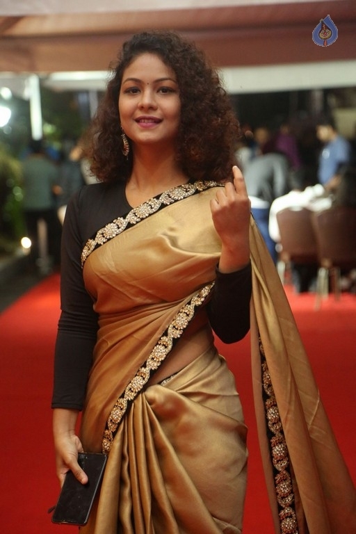 Aditi Myakal at Mirchi Music Awards - 11 / 16 photos