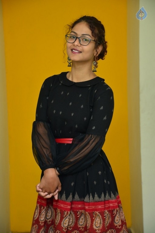 Aditi Myakal Stills - 23 / 32 photos