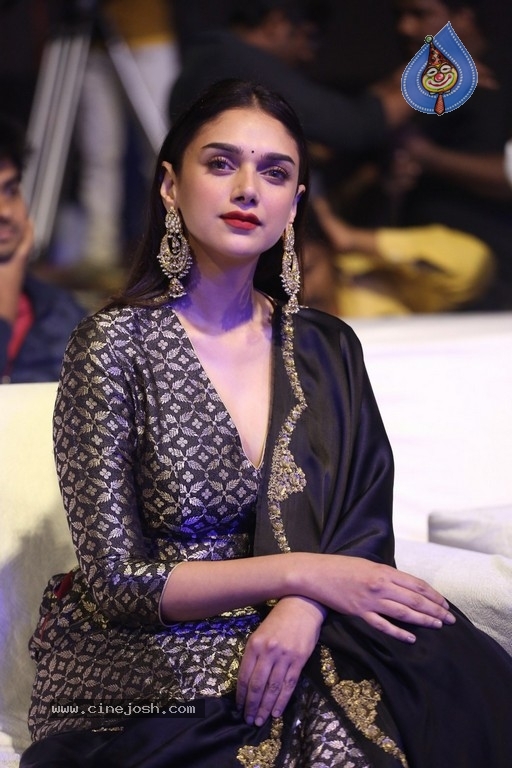 Aditi Rao at Antariksham Pre Release Event - 11 / 18 photos