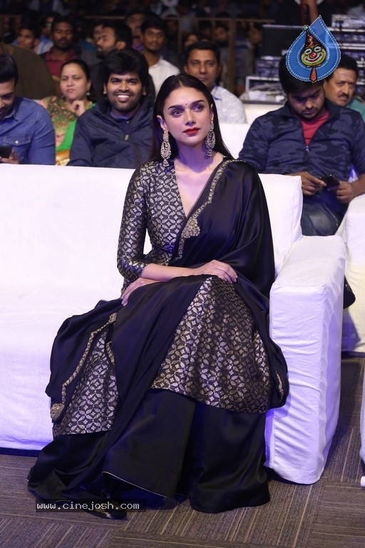 Aditi Rao at Antariksham Pre Release Event - 12 / 18 photos