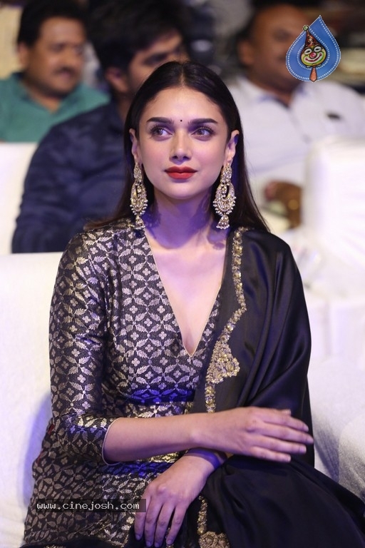 Aditi Rao at Antariksham Pre Release Event - 13 / 18 photos