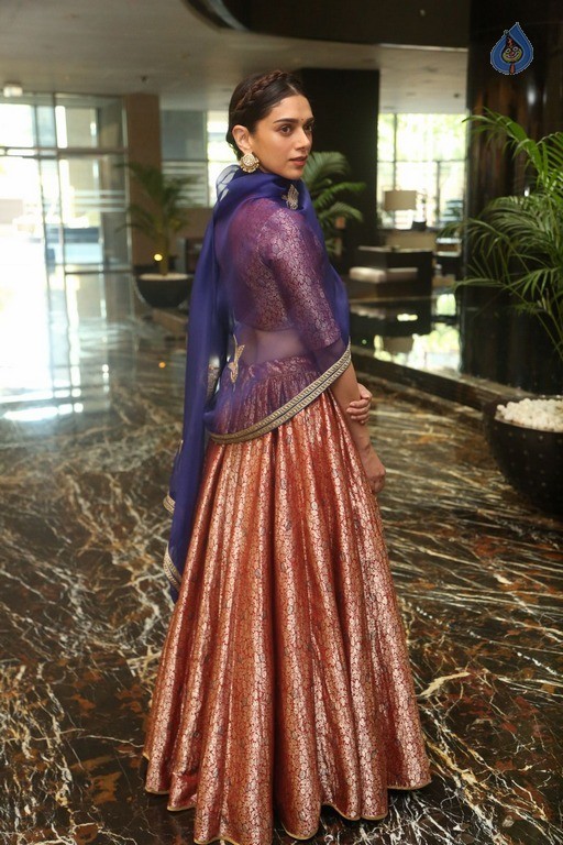Aditi Rao Hydari New Photos - 8 / 37 photos