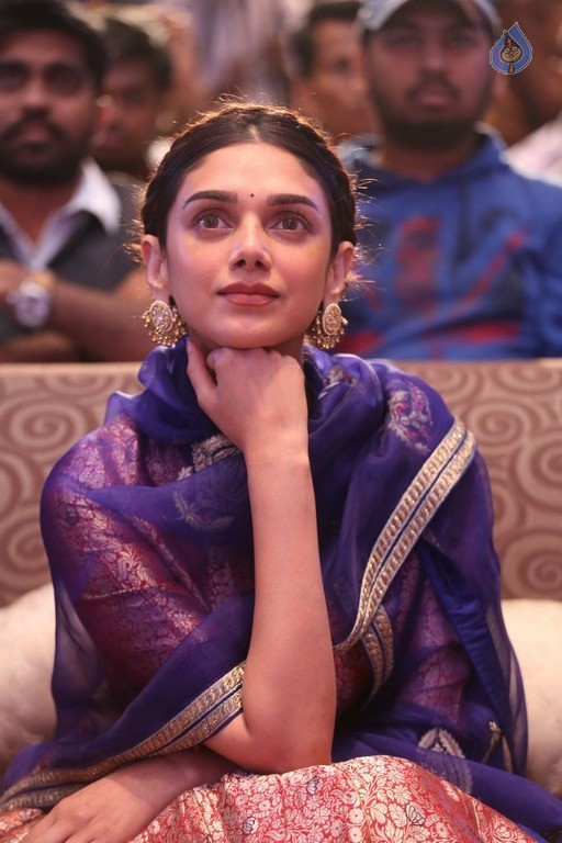 Aditi Rao Hydari New Photos - 13 / 37 photos