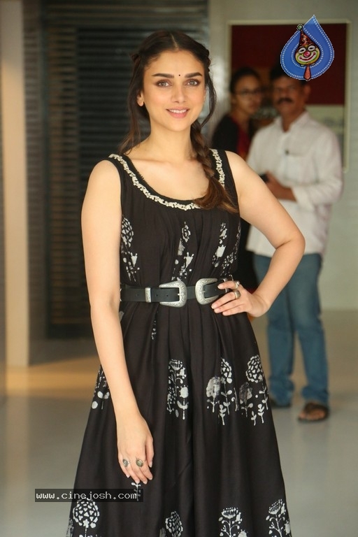 Aditi Rao Interview Photos - 12 / 21 photos