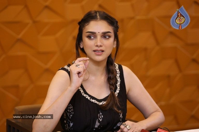 Aditi Rao Interview Photos - 19 / 21 photos