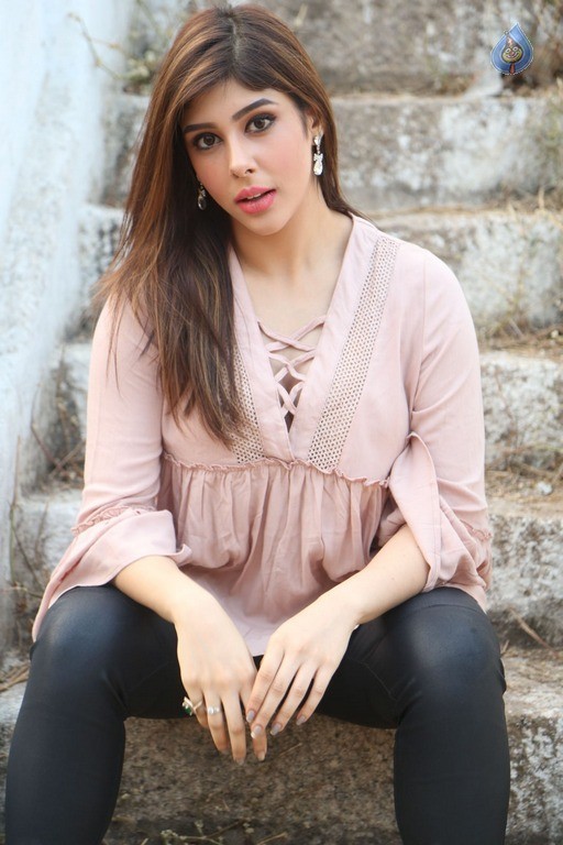 Aditi Singh Latest Gallery - 35 / 54 photos
