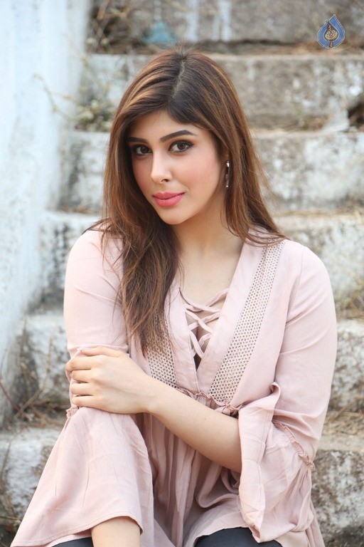 Aditi Singh Latest Gallery - 37 / 54 photos