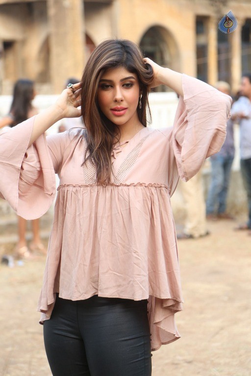 Aditi Singh Latest Gallery - 40 / 54 photos