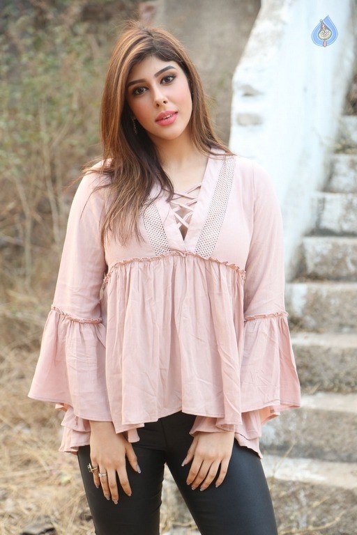 Aditi Singh Latest Gallery - 43 / 54 photos