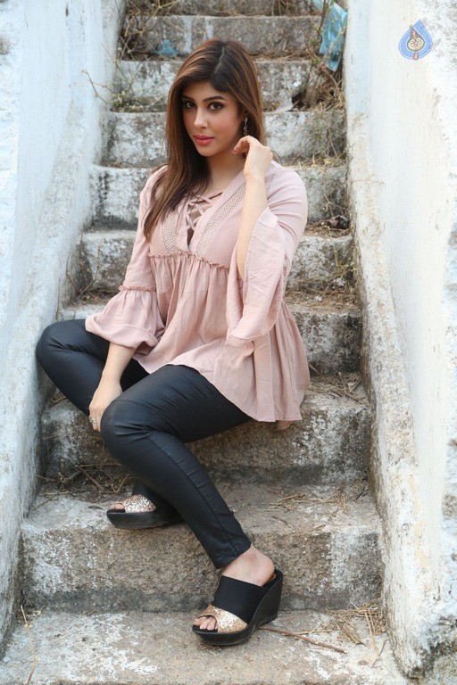 Aditi Singh Latest Gallery - 51 / 54 photos