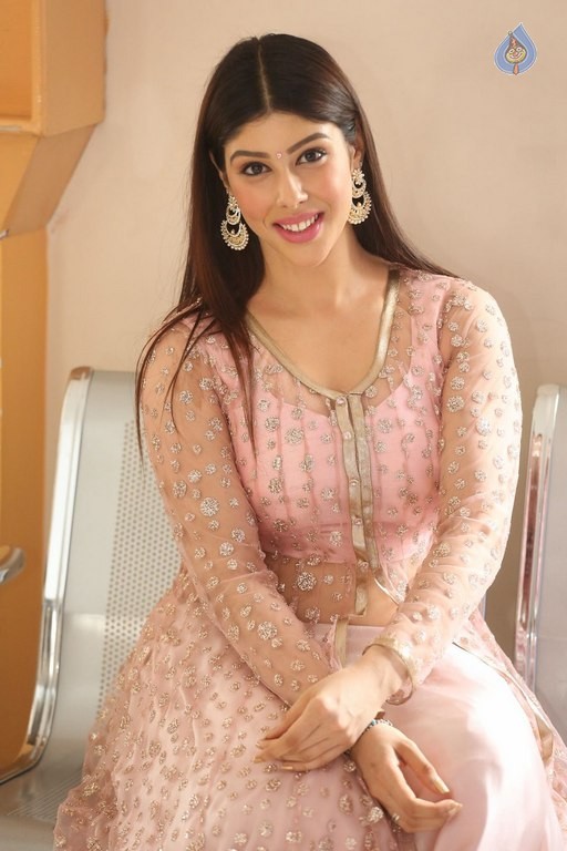 Aditi Singh New Photos - 23 / 36 photos