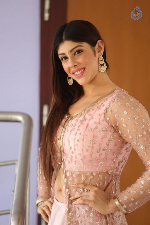 Aditi Singh New Photos - 32 / 36 photos