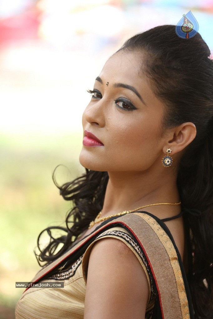 Agnes Sonkar Hot Stills - 121 / 152 photos