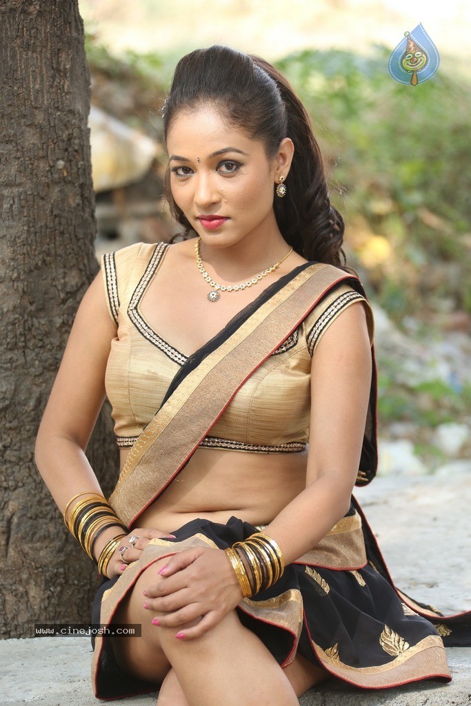 Agnes Sonkar Hot Stills - 127 / 152 photos
