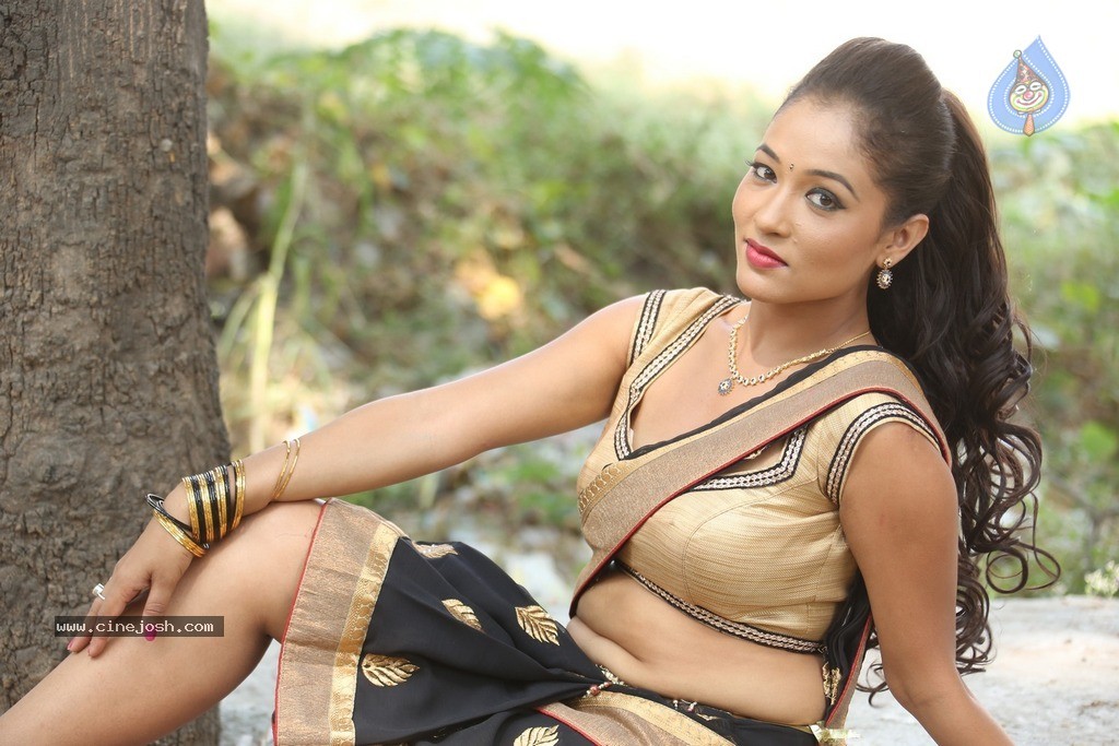 Agnes Sonkar Hot Stills - 151 / 152 photos