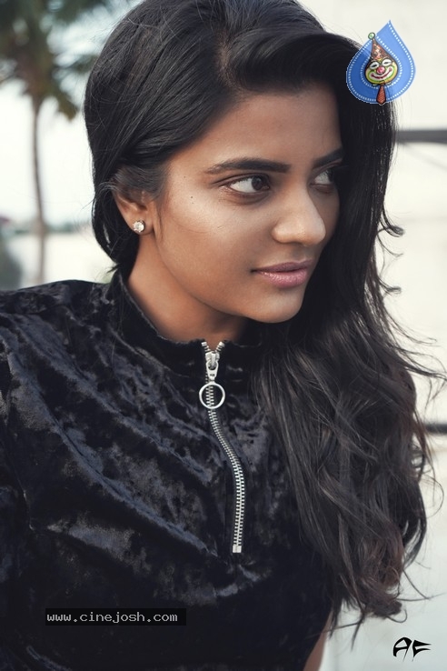 Aishwarya Rajesh Latest Photoshoot - 1 / 10 photos