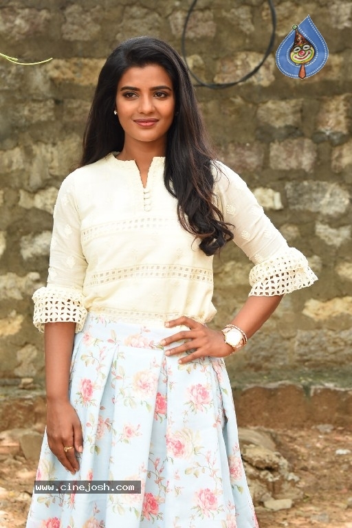 Aishwarya Rajesh Photos - 5 / 21 photos