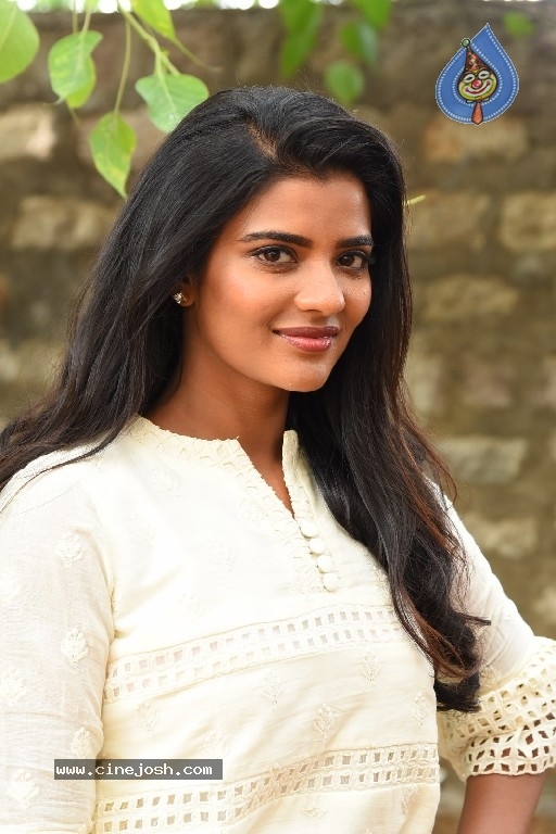 Aishwarya Rajesh Photos - 6 / 21 photos