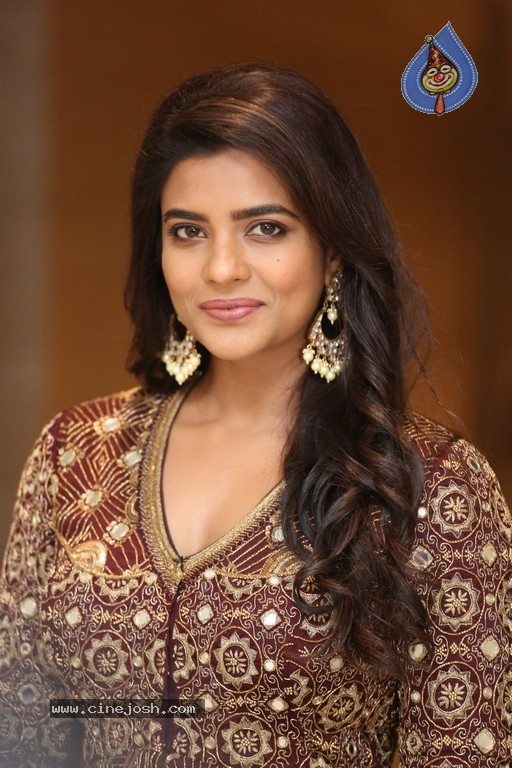 Aishwarya Rajesh Photos - 1 / 16 photos