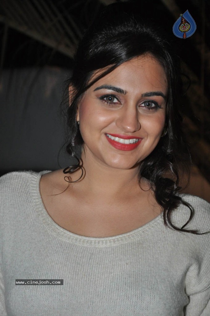 Aksha Latest Hot Stills - 34 / 41 photos