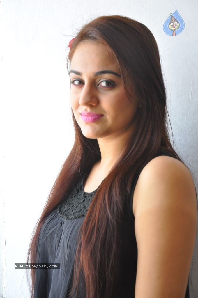 Aksha Latest Photos - 44 / 50 photos