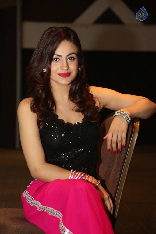 Aksha New Images - 32 / 38 photos