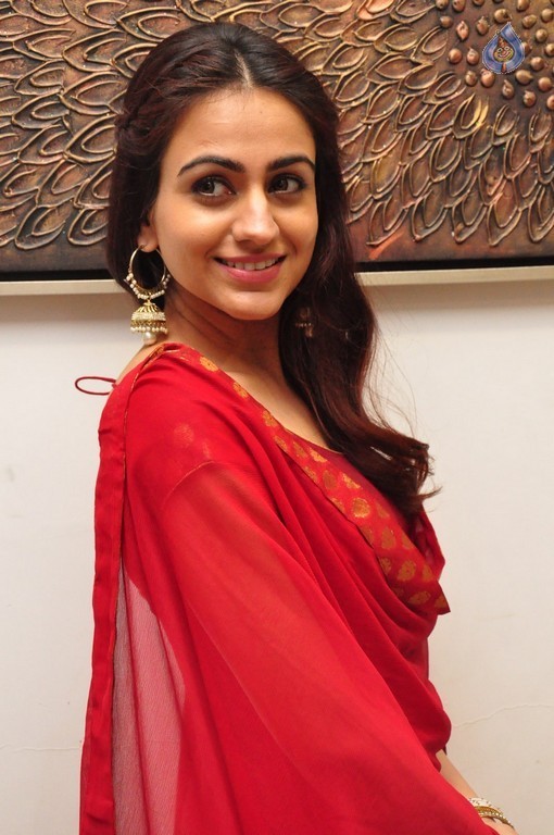 Aksha New Photos - 15 / 25 photos