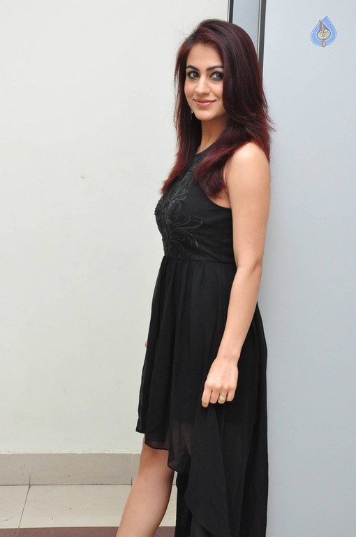 Aksha New Photos - 16 / 42 photos
