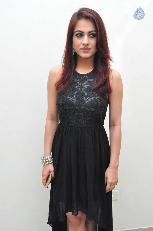 Aksha New Photos - 21 / 42 photos