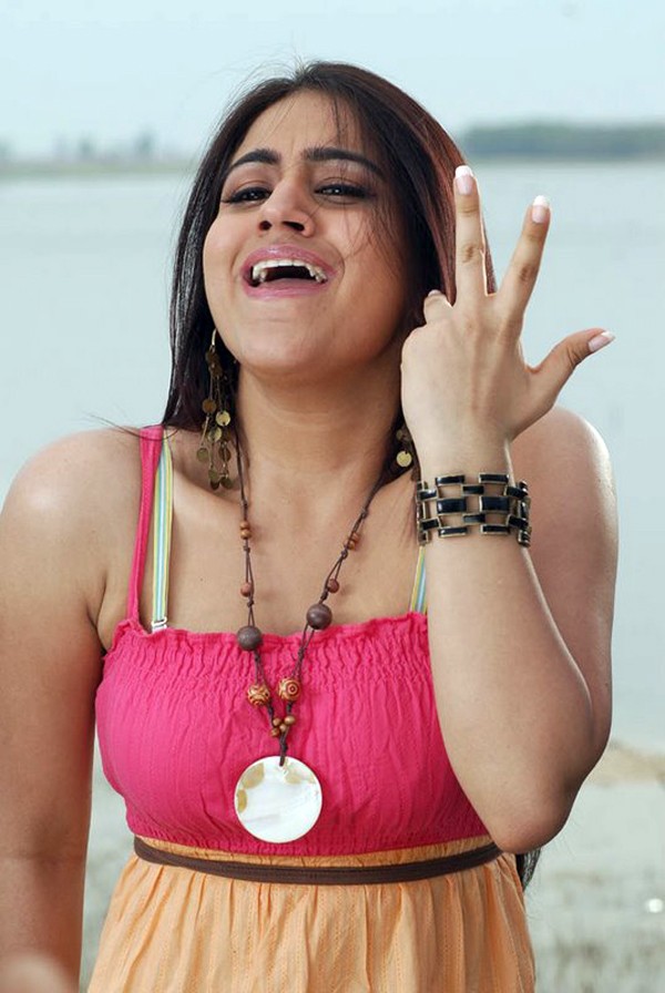 Aksha - 23 / 85 photos