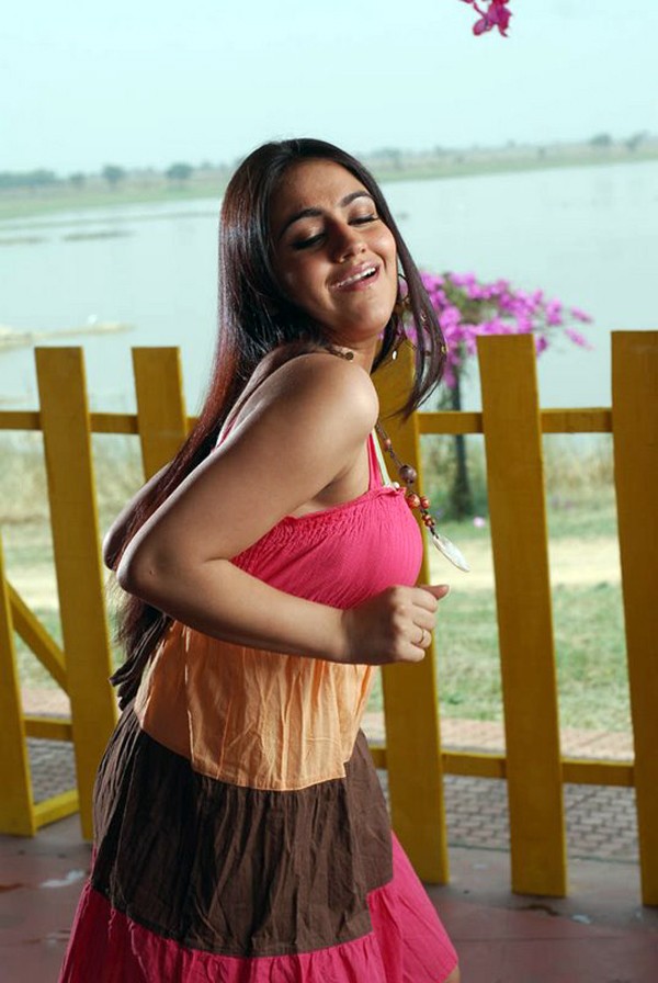 Aksha - 30 / 85 photos