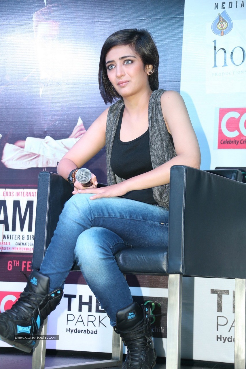 Akshara Haasan at Shamitabh PM - 21 / 60 photos