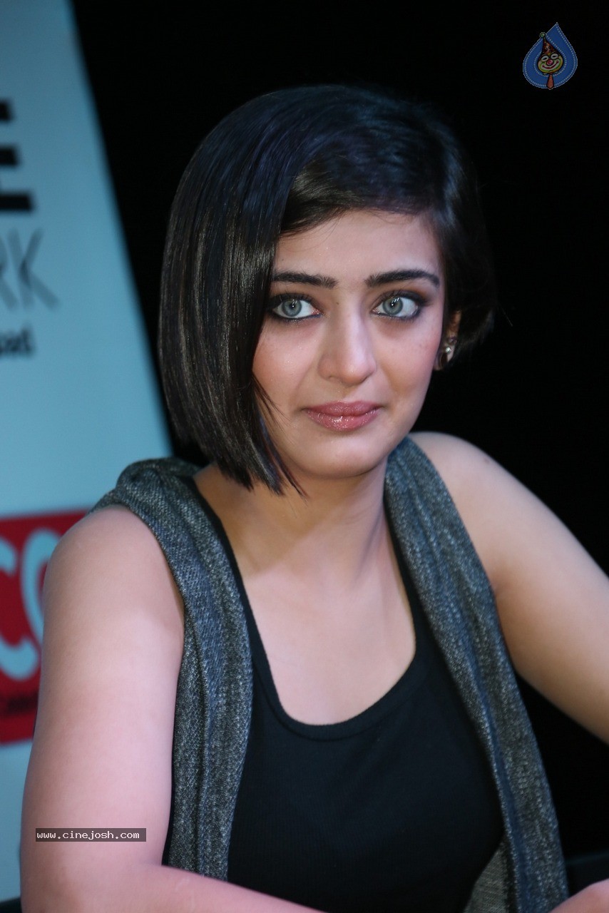 Akshara Haasan at Shamitabh PM - 27 / 60 photos