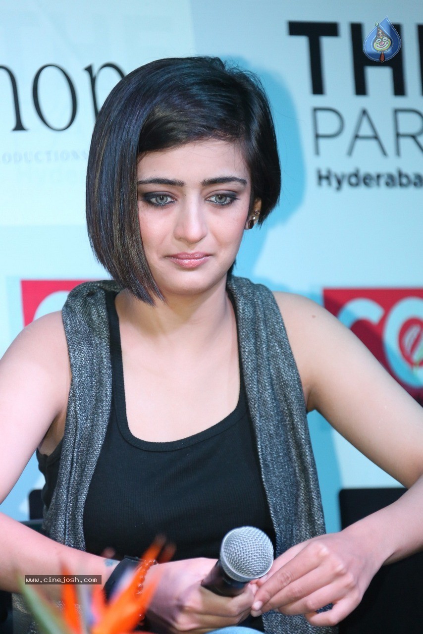 Akshara Haasan at Shamitabh PM - 30 / 60 photos