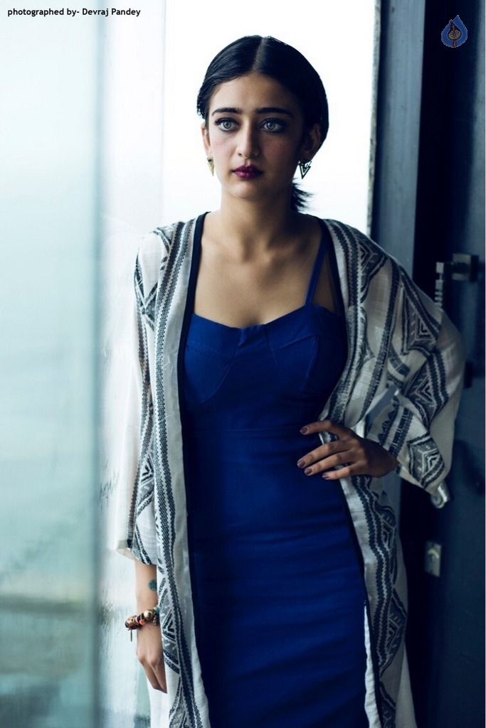 Akshara Haasan New Pics - 4 / 12 photos