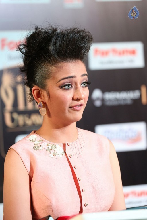 Akshara Haasan New Pics | Photos Gallery Akshara Haasan New Pics | Photos Gallery