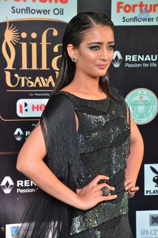 Akshara Hasan at IFA 2017 - 20 / 42 photos