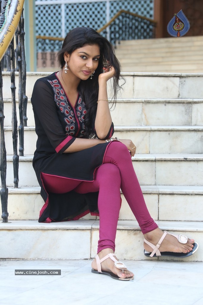 Akshitha Gallery - 12 / 53 photos