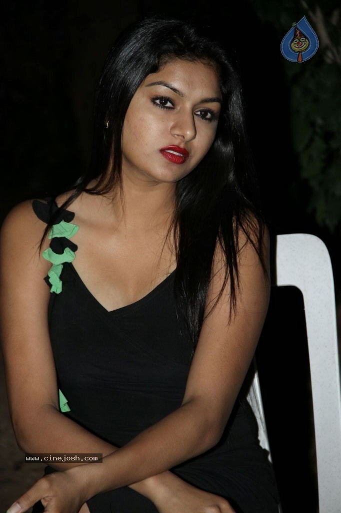 Akshida Hot Photos - 8 / 82 photos