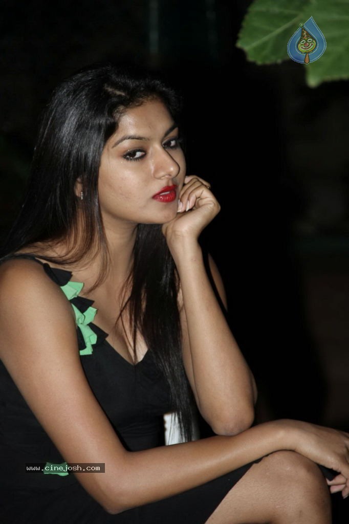 Akshida Hot Photos - 9 / 82 photos